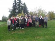 Spole�n� foto v�ech hr���.